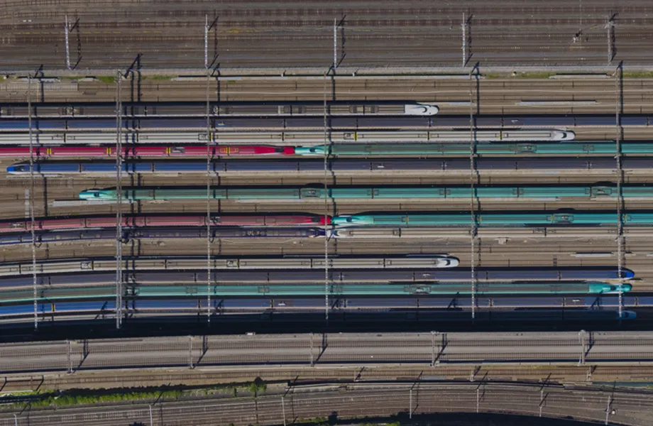 新幹線車両基地の空撮