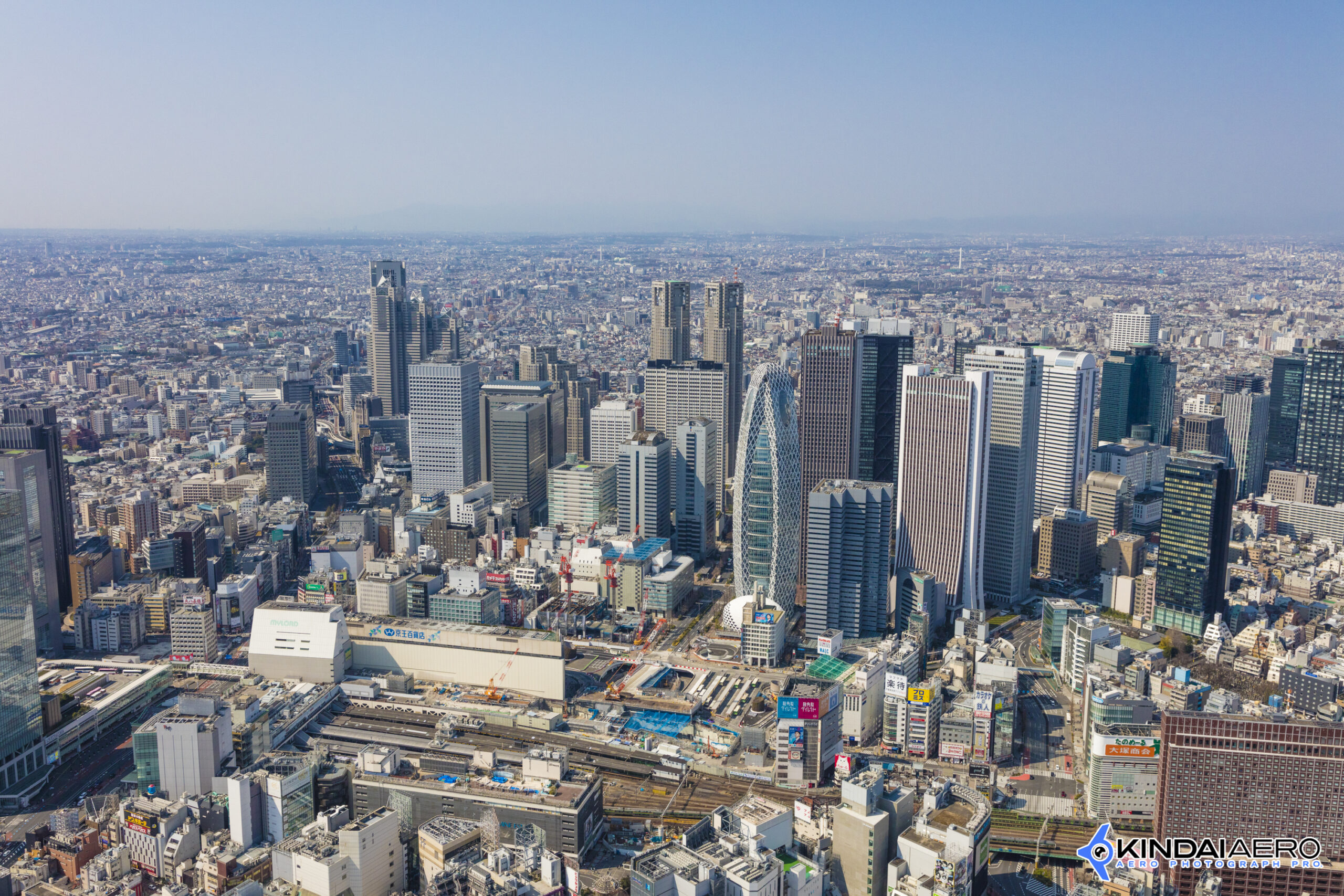 新宿駅周辺を航空写真撮影 2025-03-23