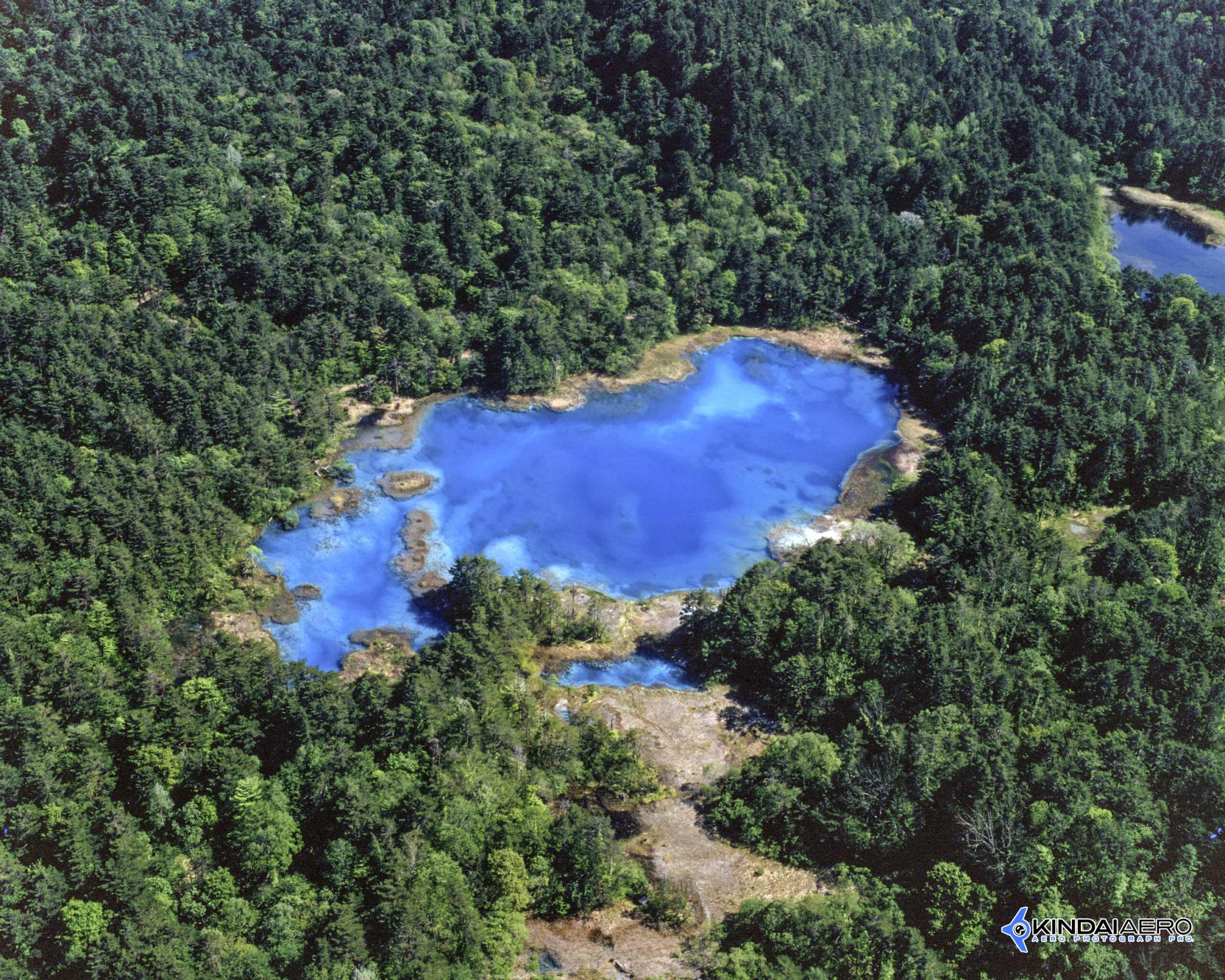 福島県耶麻郡北塩原村・五色沼-弁天沼 航空写真撮影 1980年代