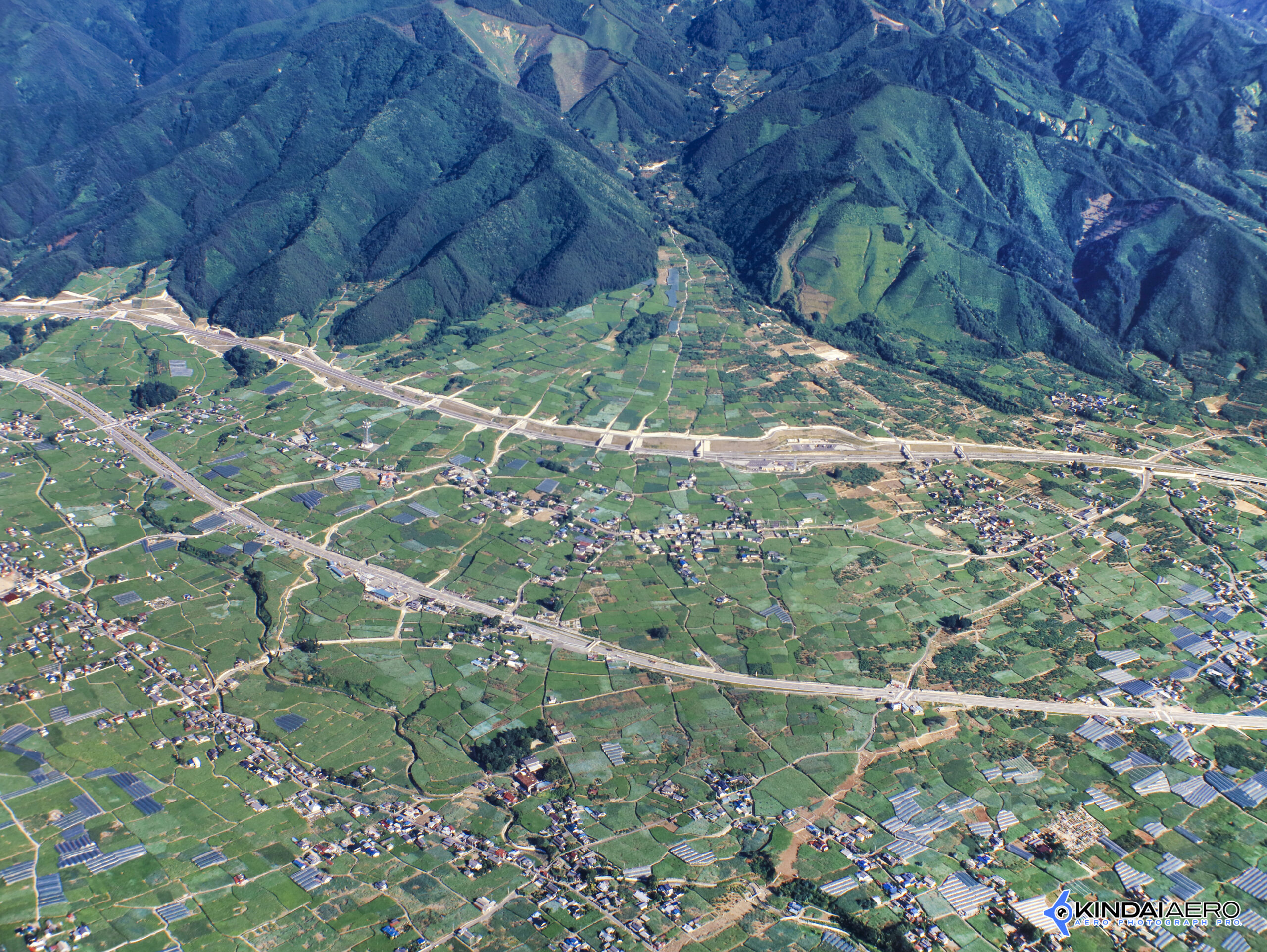 山梨県甲州市勝沼町・甲府盆地-勝沼扇状地 航空写真撮影 1983年8月