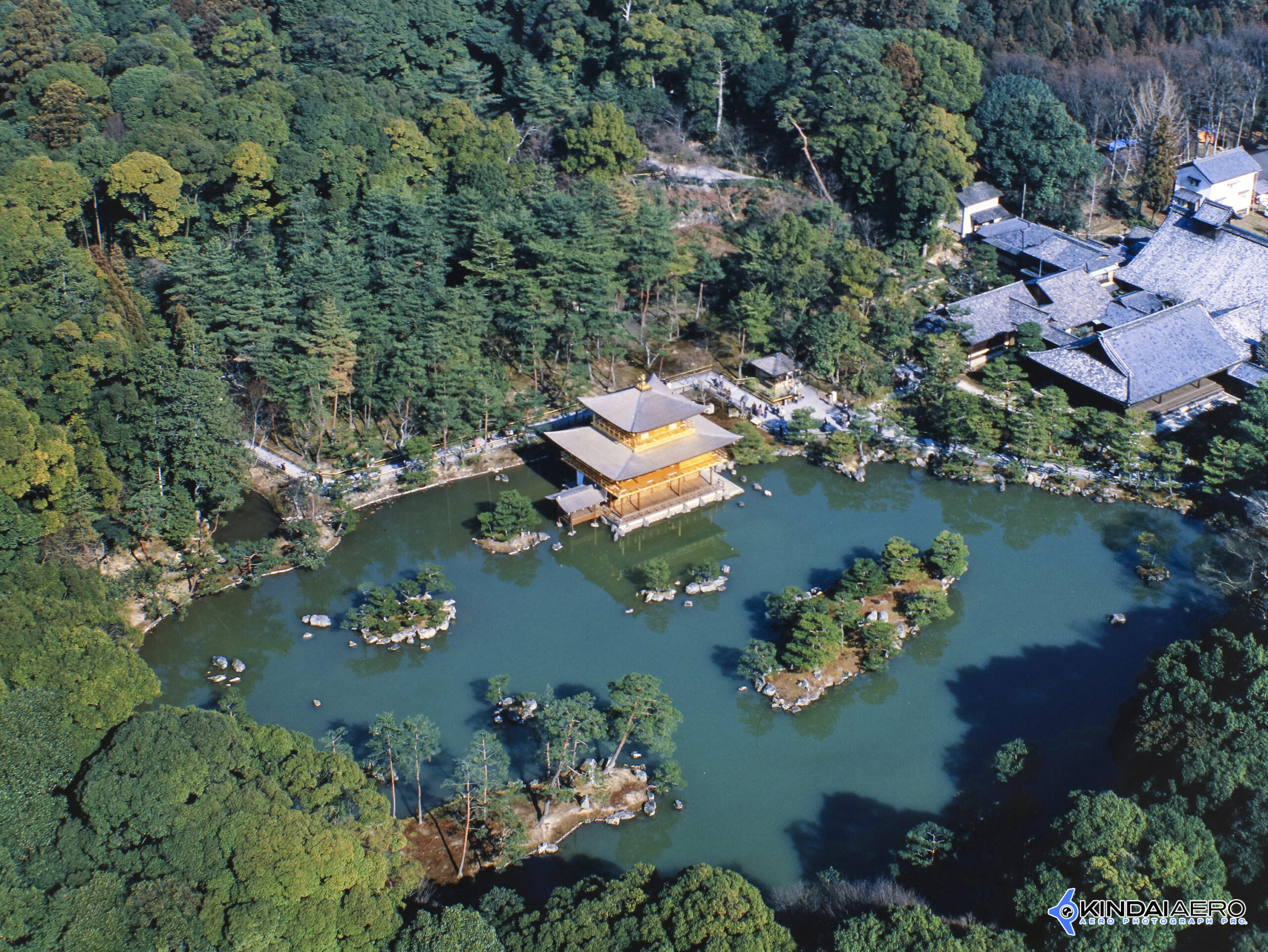 京都府京都市・金閣寺(舎利殿)-鹿苑寺の航空写真撮影 1988-03