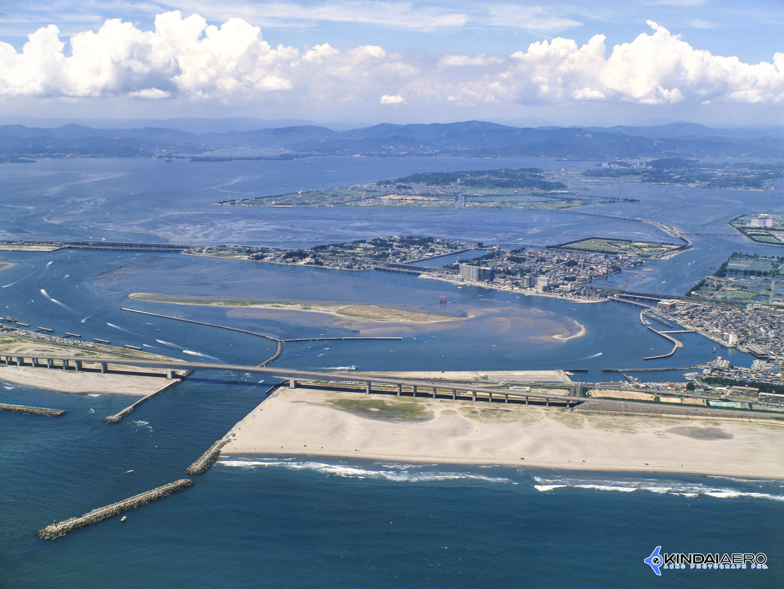 静岡県浜松市・浜名湖と浜名大橋の航空写真撮影 1989-06