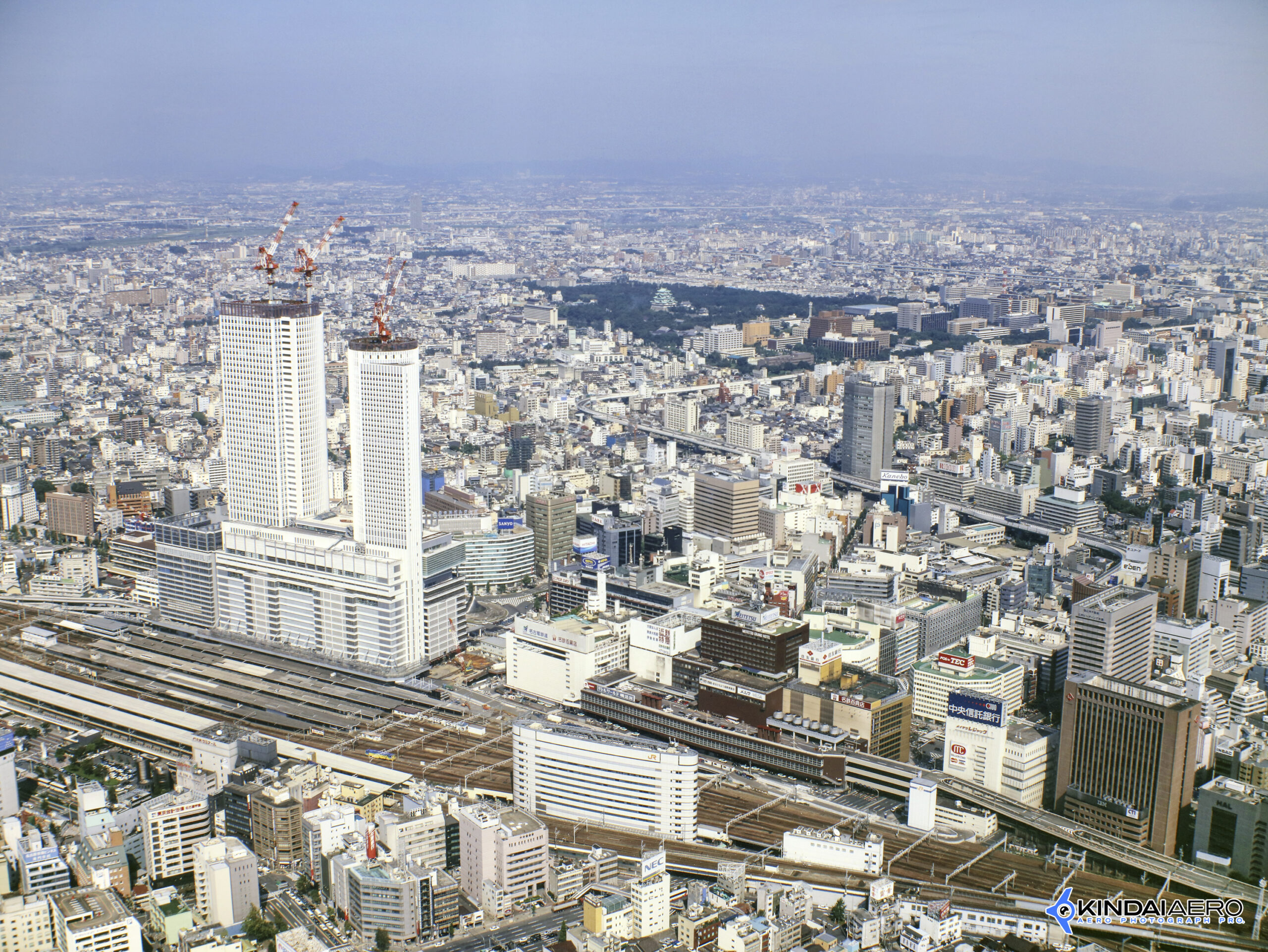 愛知県・名古屋駅-JRセントラルタワーズ(建設中)　航空写真撮影 1998-04