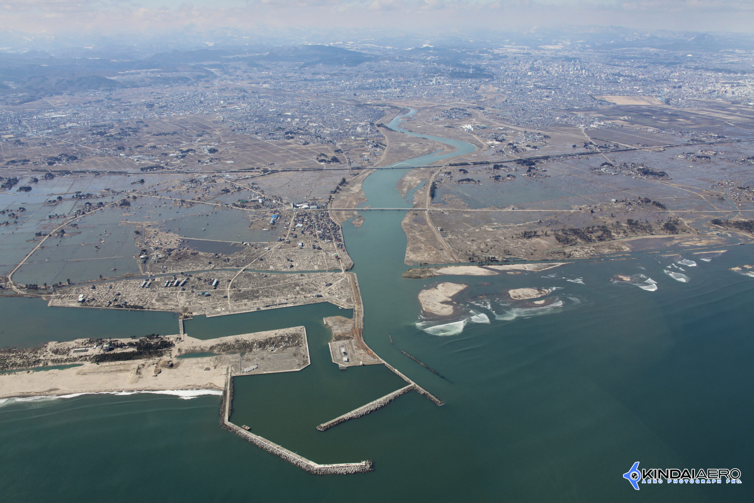 東日本大震災 岩沼市名取川～仙台市周辺の航空写真撮影 2011-03-18