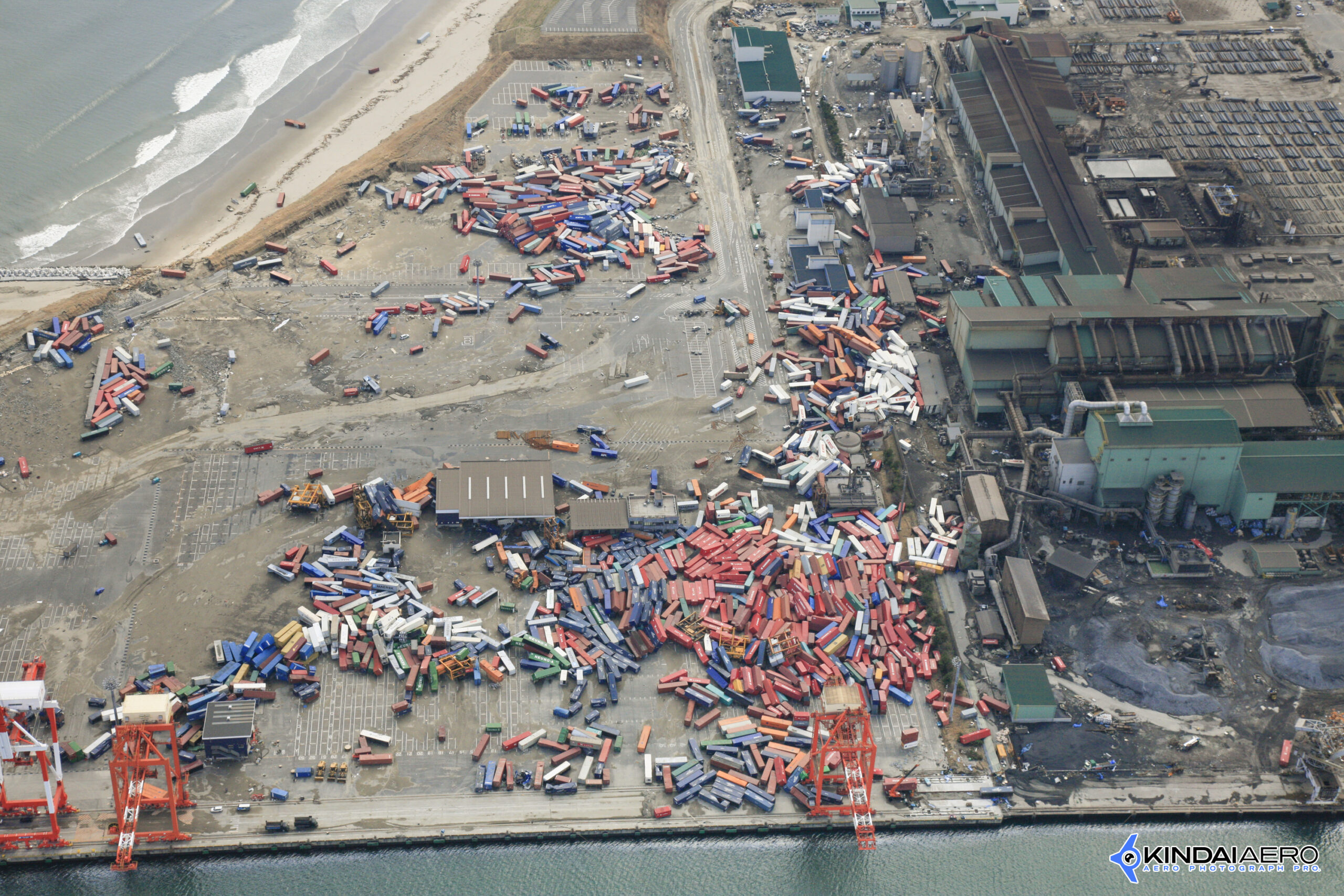 東日本大震災 仙台市・仙台塩釜港の航空写真撮影 2011-03-23