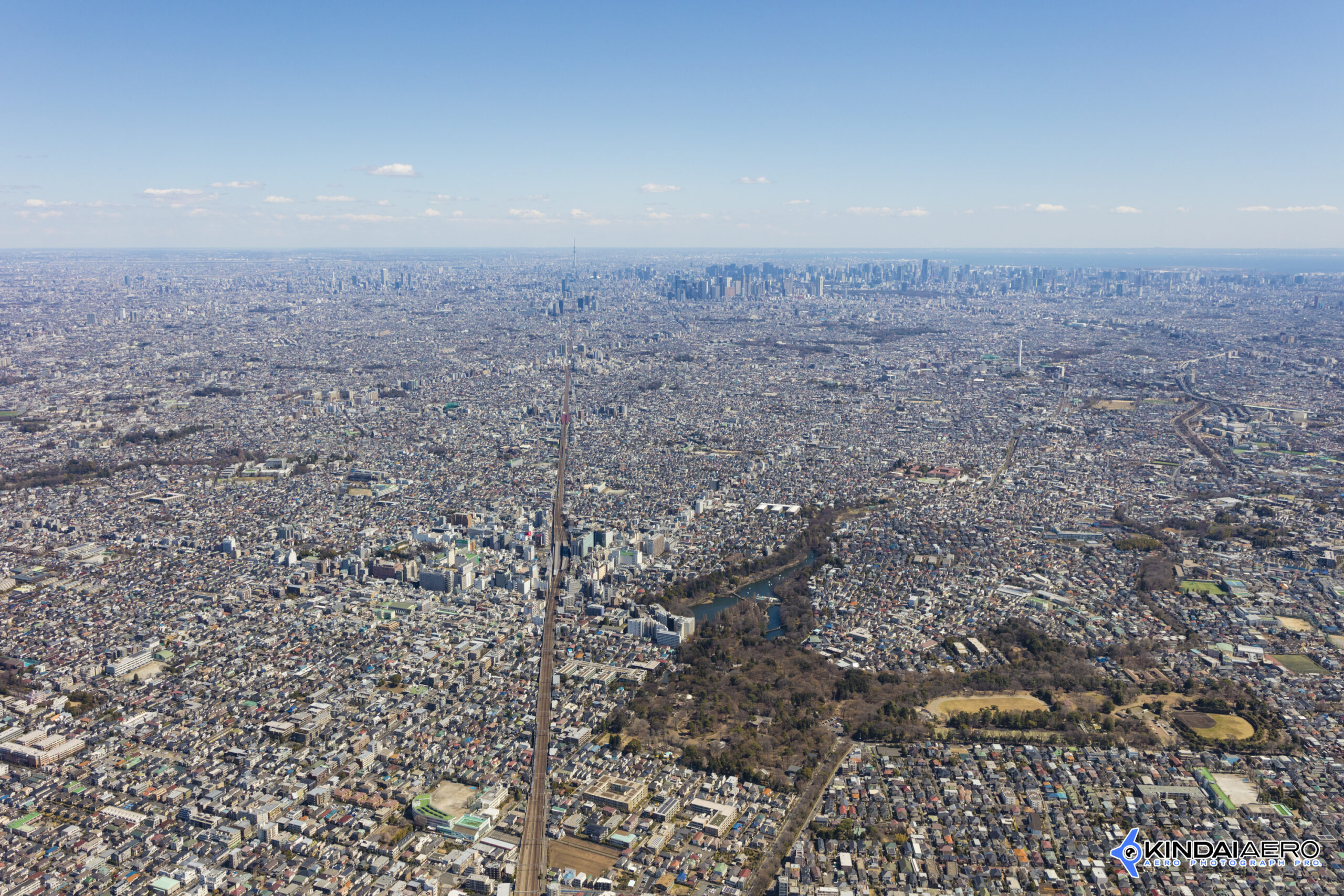 東京都武蔵野市 吉祥寺駅周辺と井の頭公園　航空写真撮影 2024-03