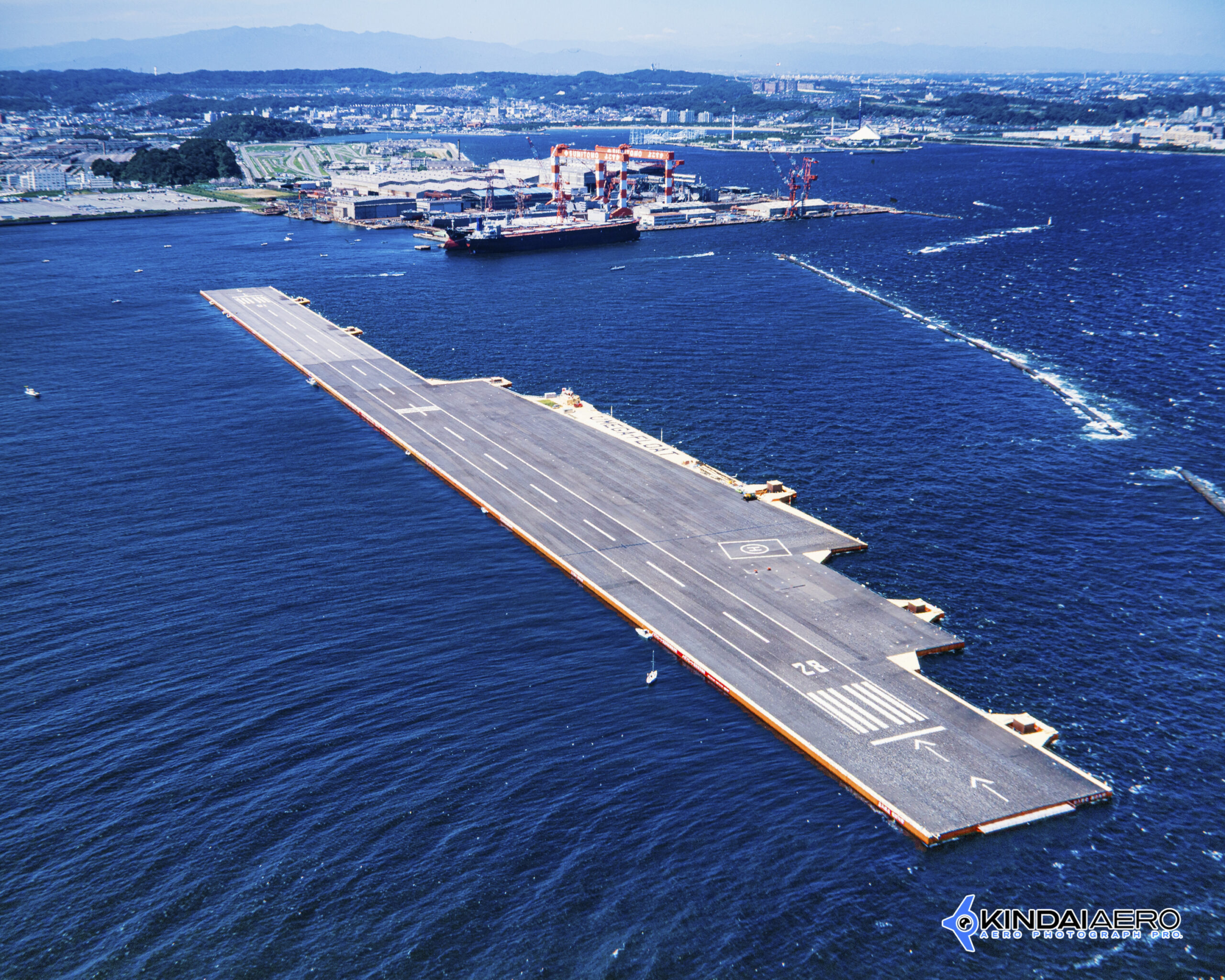 神奈川県横須賀沖 メガフロート(滑走路)の航空写真撮影 2000年