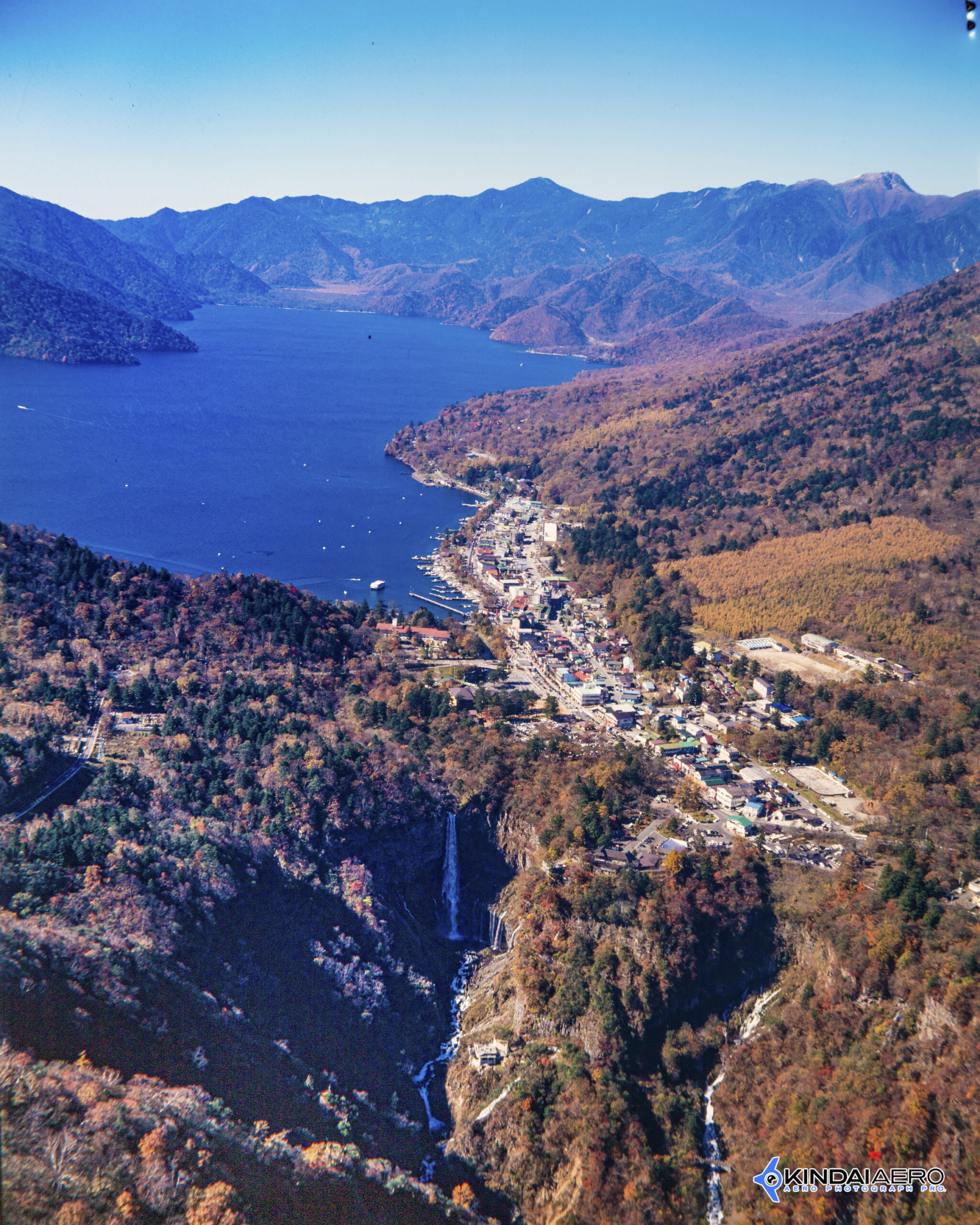 栃木県日光市 中禅寺湖と華厳の滝の航空写真撮影  1984年